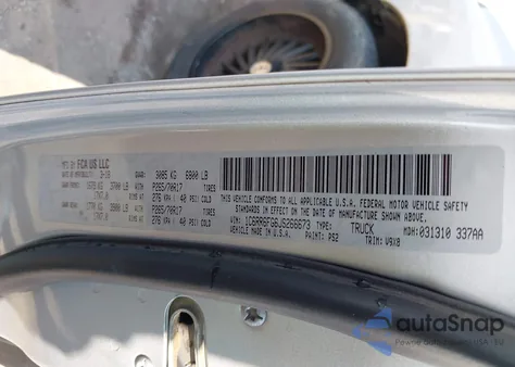 2018 Ram 1500 Tradesman 4X2 6'4 Box from USA, damaged, VIN 1C6RR6FG6JS266673